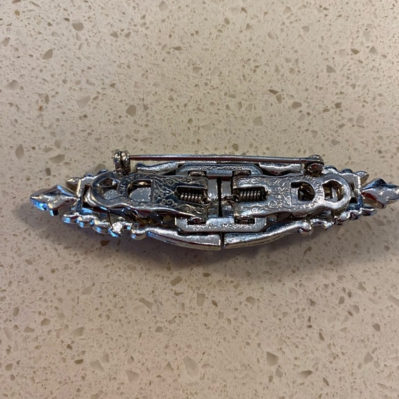Stunning silver tone brooch can become lapel chips. This was very in big 1930’s - Picture 7 of 11